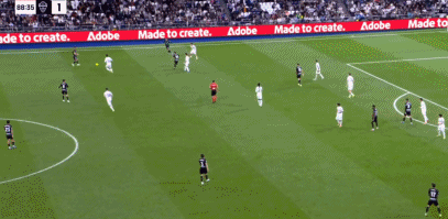 开yun体育平台官网入口登录-吕迪格庆祝居莱尔进球时拍打皮塔奇头部,导致小将身体一晃